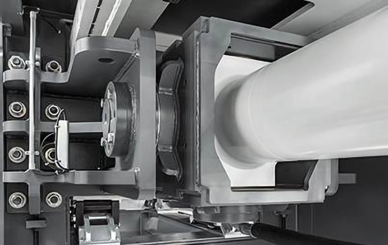 Gimballed press cylinder system - Reduced wear on the pressing cylinder and press ram guides