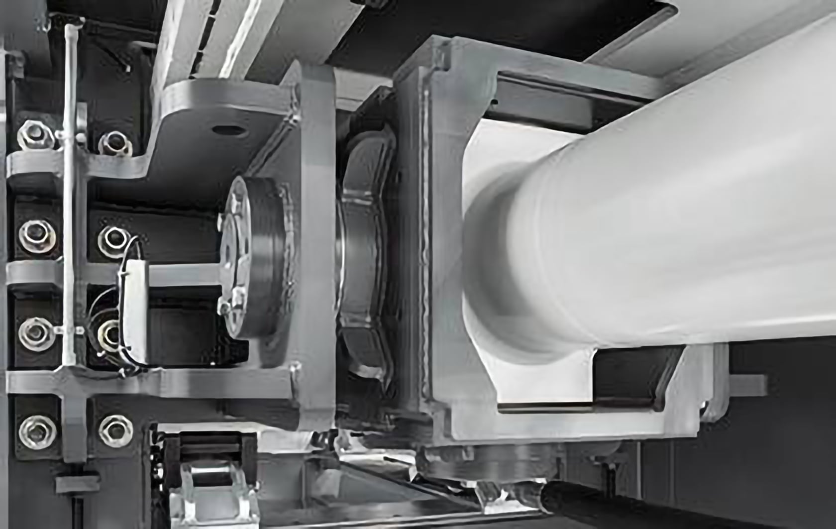 Gimballed press cylinder system - Reduced wear on the pressing cylinder and press ram guides